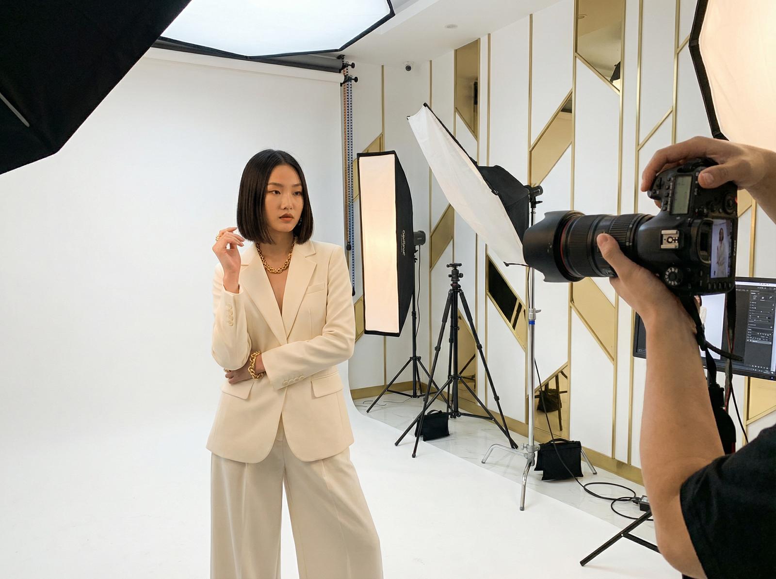 老司机红毯走秀幕后传媒